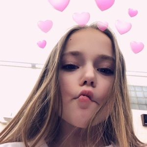 Meet your Posher, Ava